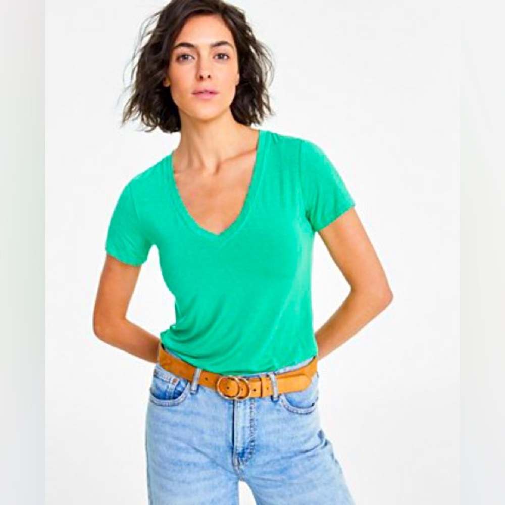 Universal Thread S green V neck tshirt short sleeve 100 cotton